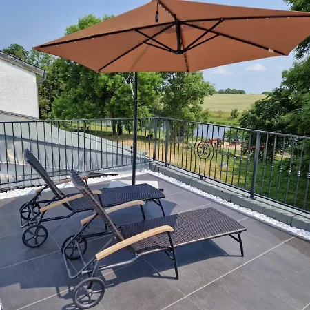 Ferienwohnung Mit Kamin Und Traumhafter Dachterrasse Mit Weitblick In Die Natur Neu Gaarz Exterior photo